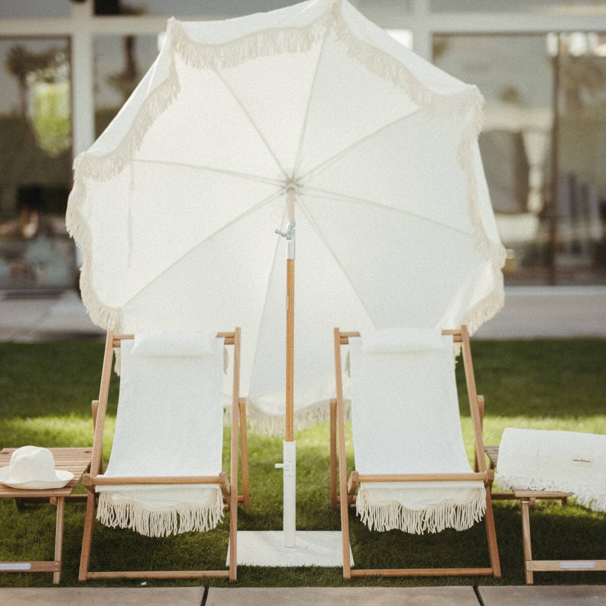 The Classic Base - 16 kgs - Antique White Base Business & Pleasure Co