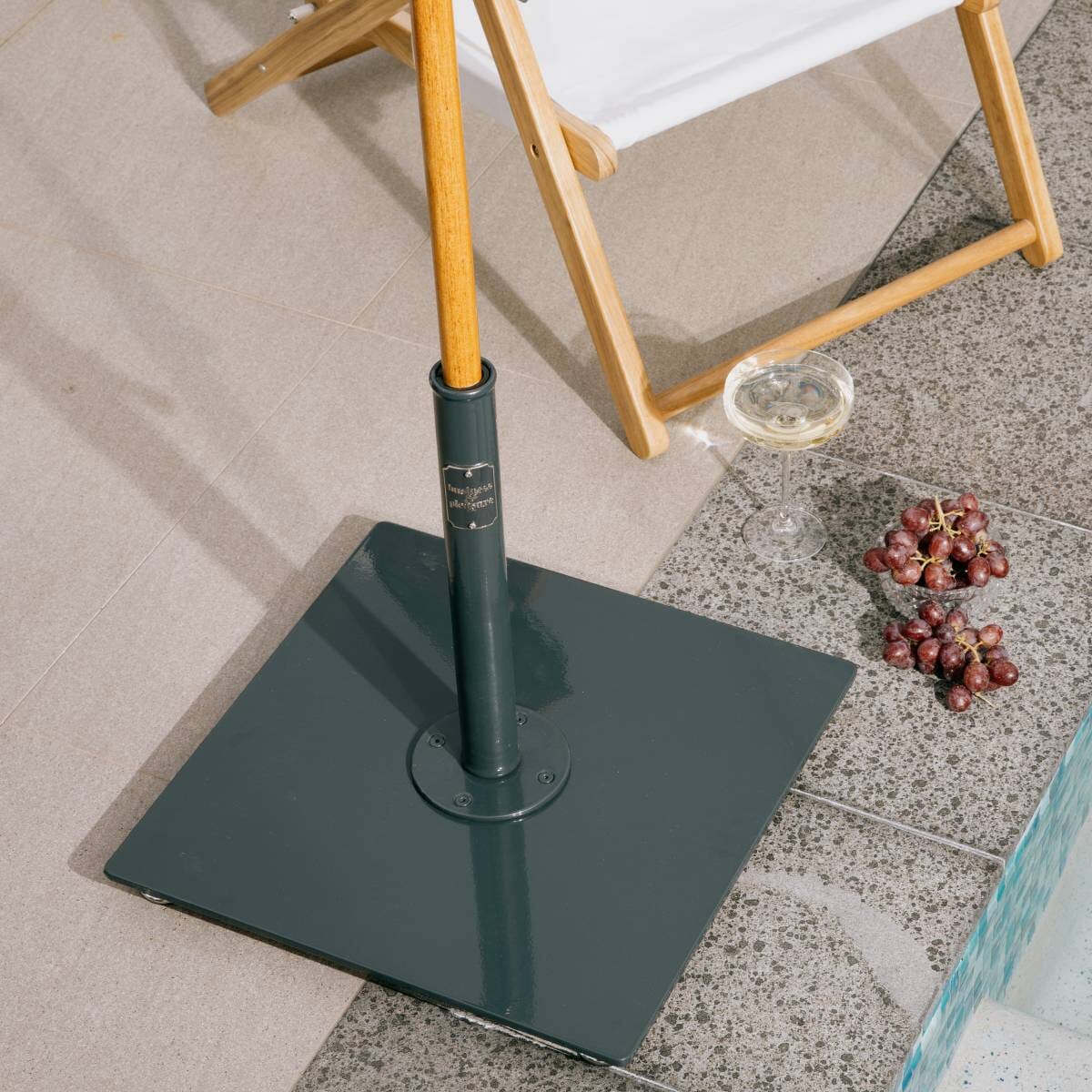 The Classic Base - 25 kgs - Vintage Black Base Business & Pleasure Co