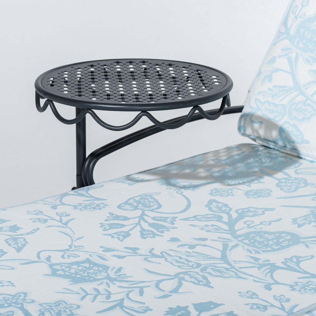 The Al Fresco Sun Lounger in Hanalai Bay Blue Jacquard | Vintage Black Frame