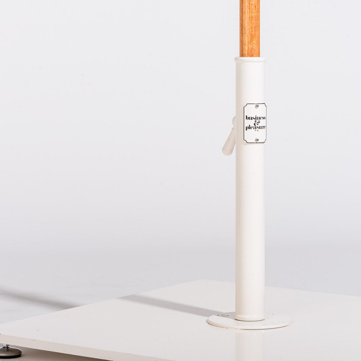 The Classic Base - 41 kgs - Antique White Base Business & Pleasure Co.