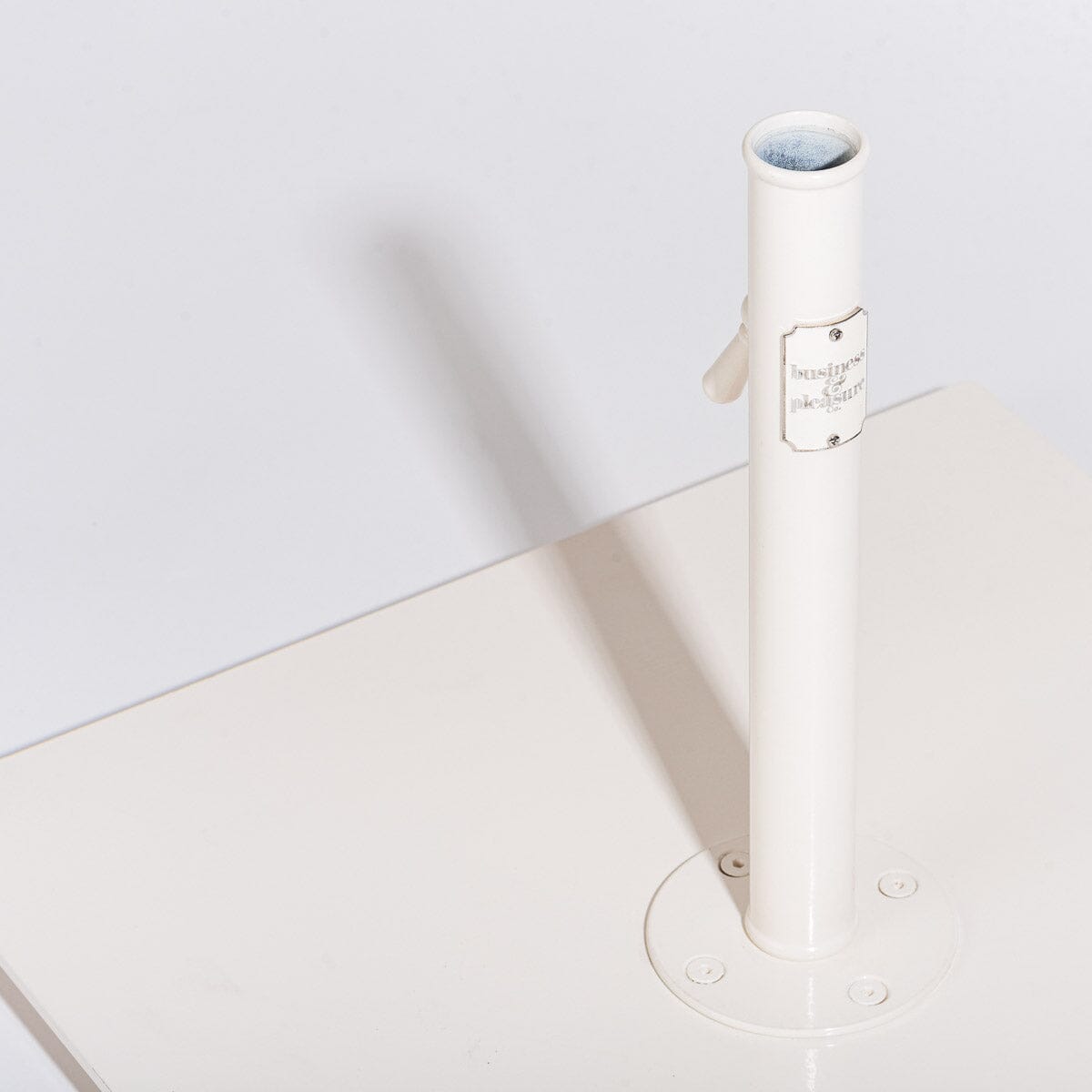 The Classic Base - 41 kgs - Antique White Base Business & Pleasure Co.