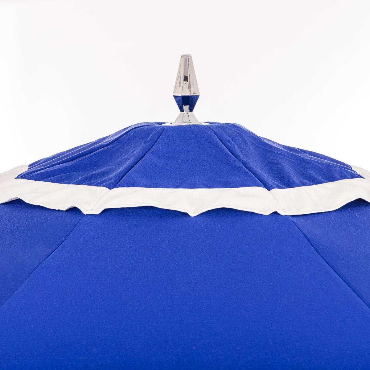 The Resort Market Umbrella in Border Valance Mediterranean Blue | 8' Antique White Frame Resort Market Umbrella Kit Business & Pleasure Co.