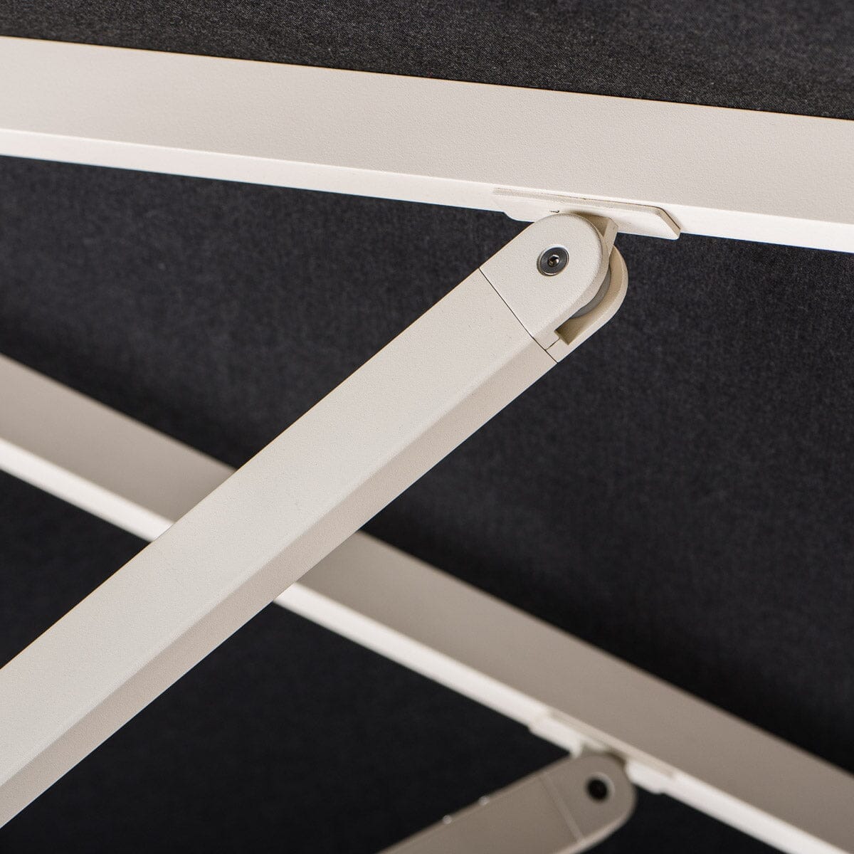 The Resort Market Umbrella in Rivie Black | 8' Antique White Frame Resort Market Umbrella Kit Business & Pleasure Co.