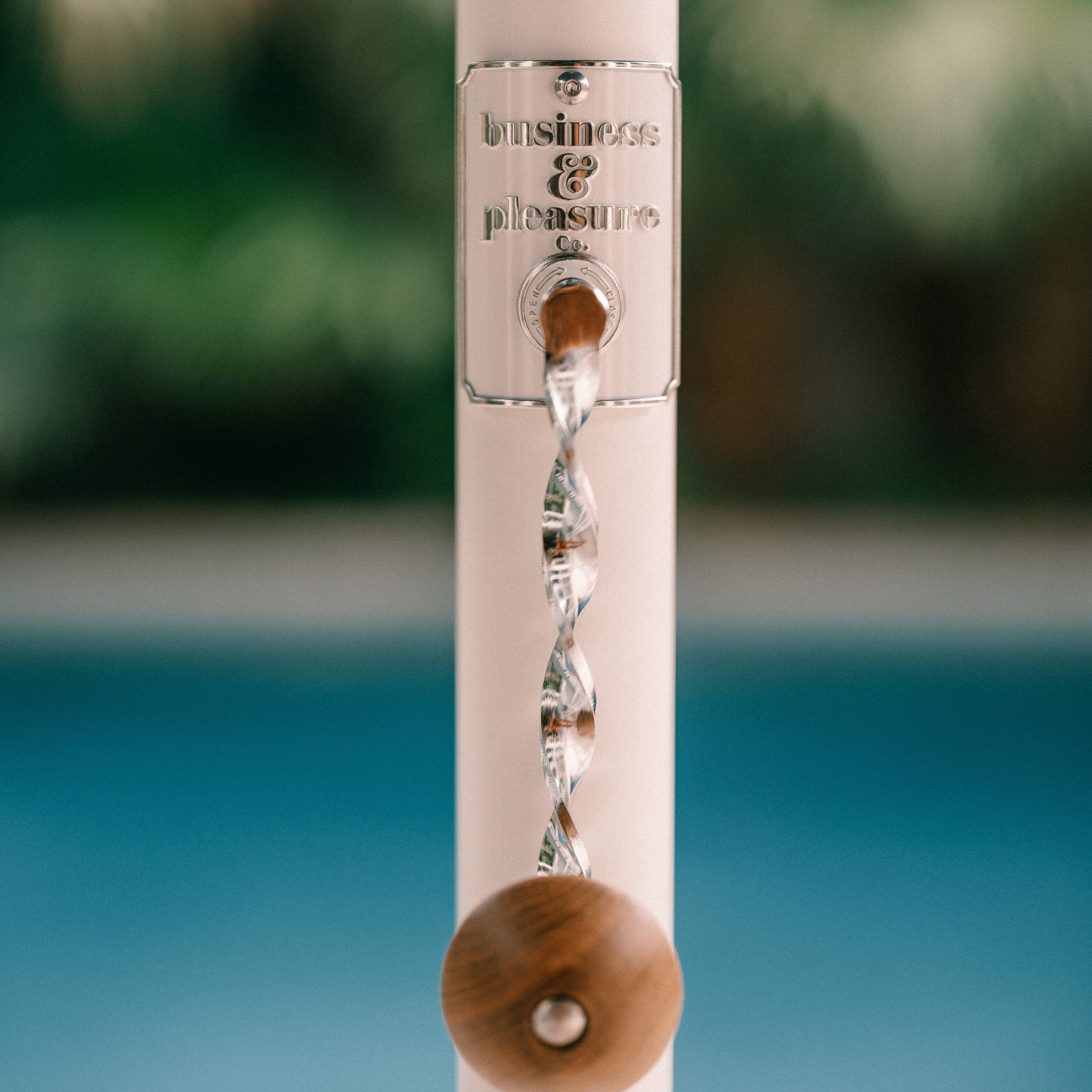 The Resort Market Umbrella x Julia Berolzheimer in Rivie Slate | 10' Antique White Frame B&P x Julia Berolzheimer