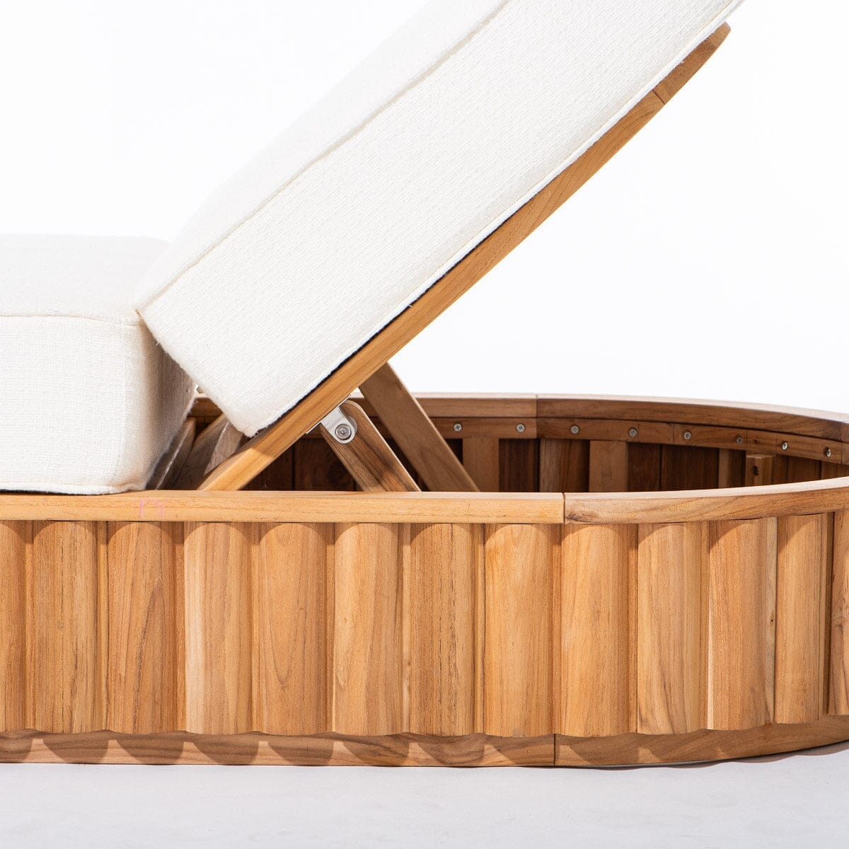 Daisy Sun Lounger in Boucle Antique White | Teakwood Frame Daisy Sun Lounger Kit Business & Pleasure Co Aus