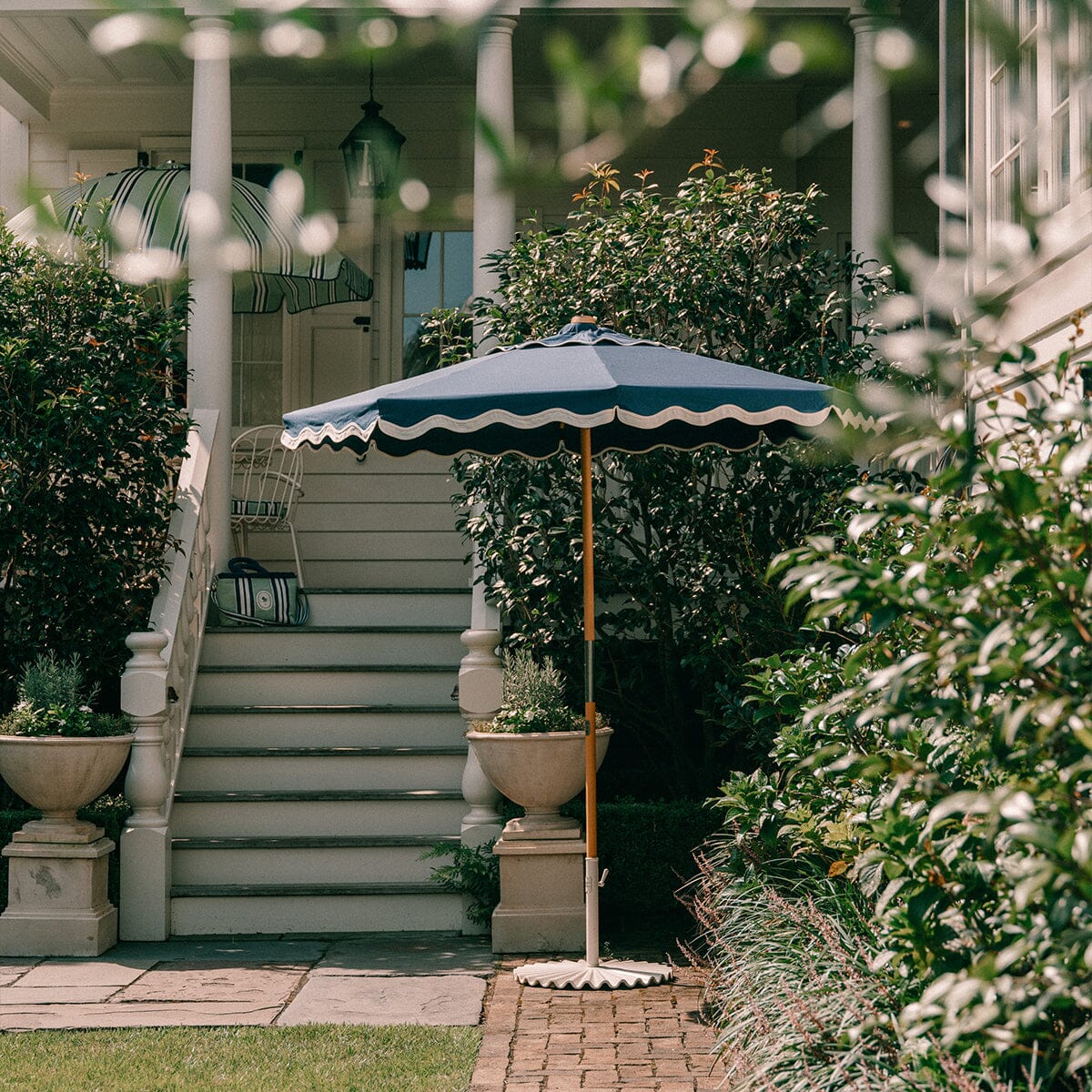 The Market Umbrella x Julia Berolzheimer in Rivie Slate Market Umbrella B&P Co. x Julia Berolzheimer