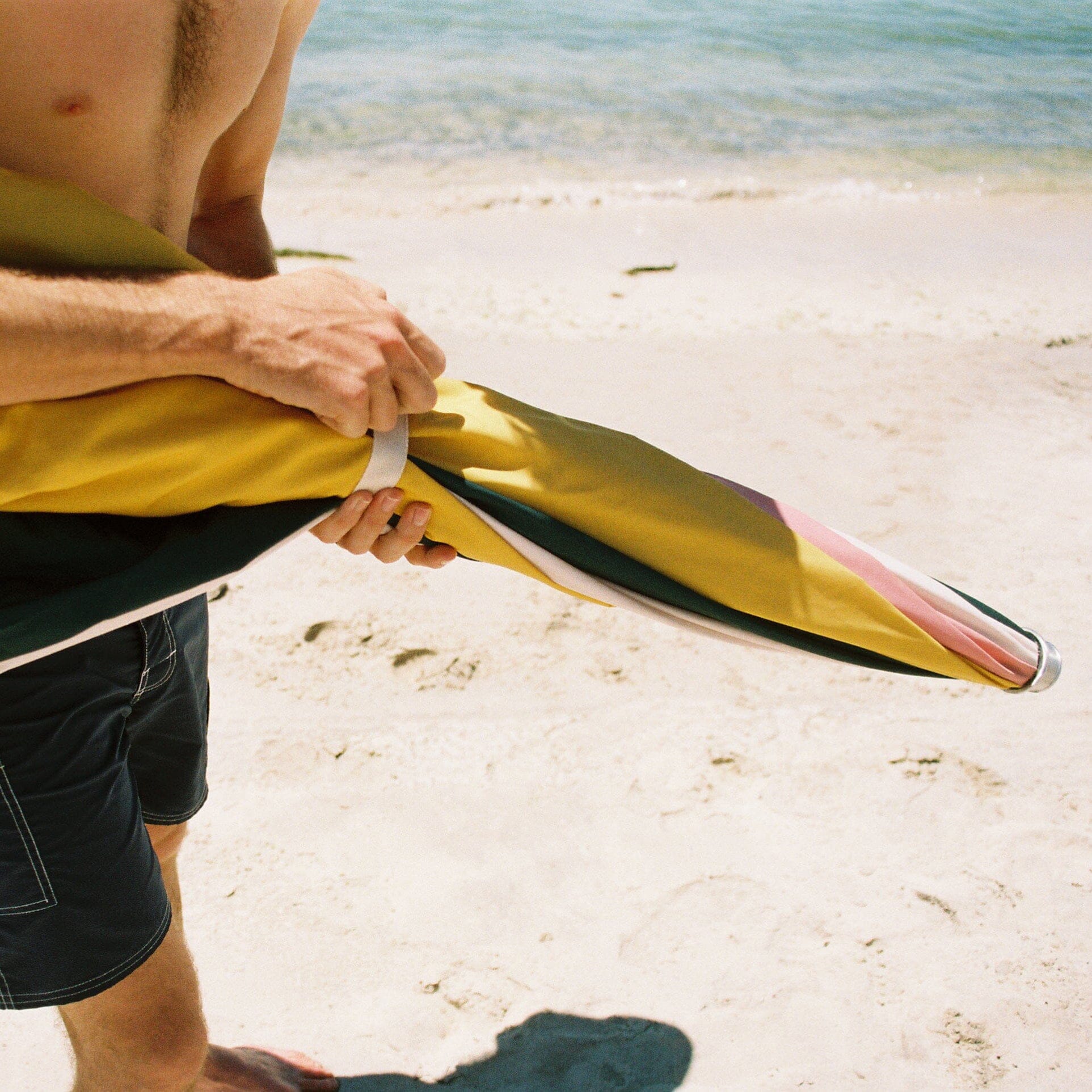 The Premium Beach Umbrella - 70's Cinque Premium Umbrella Business & Pleasure Co.