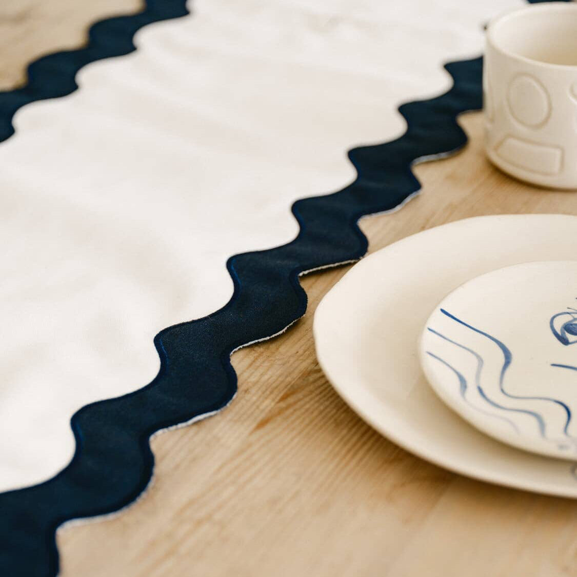 The Table Runner - Rivie White Table Runner Business & Pleasure Co Aus