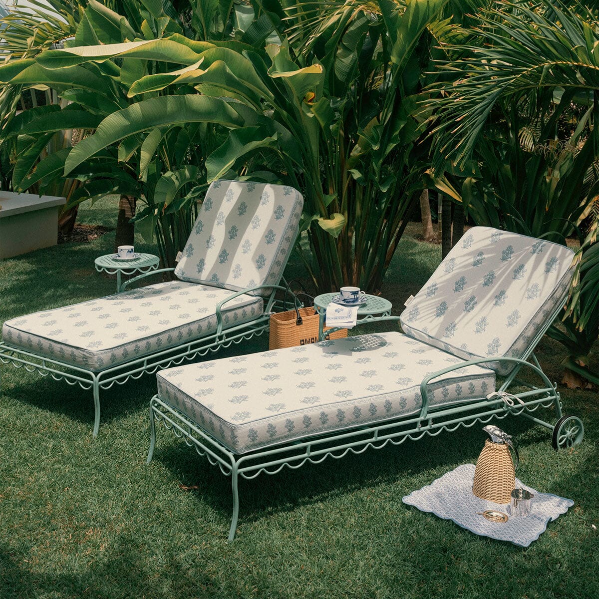 The Al Fresco Sun Lounger by Amanda Lindroth Al Fresco Sun Lounger Kit B&P by Amanda Lindroth