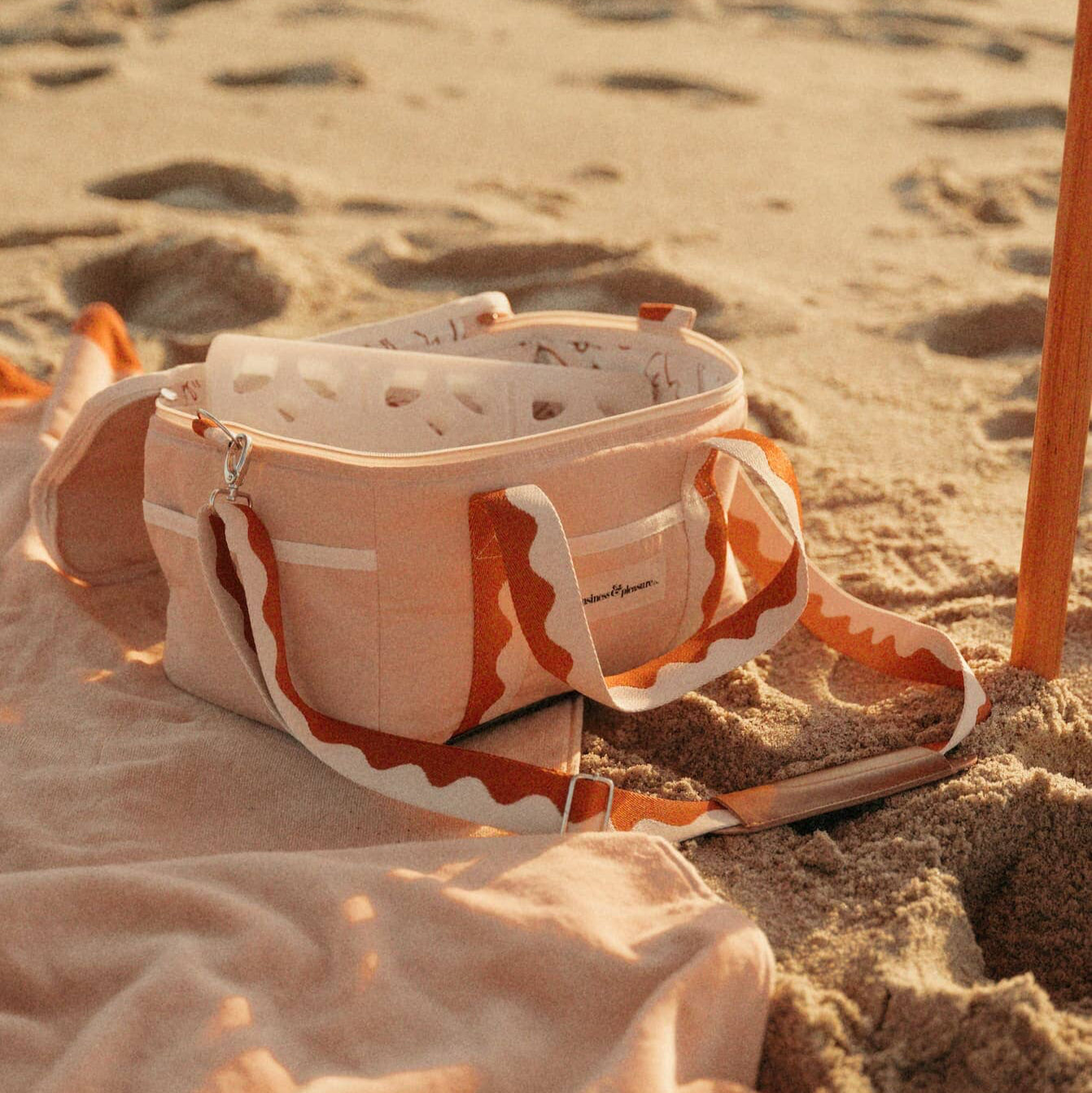 The Premium Cooler Bag - Rivie Pink Premium Cooler Bag Business & Pleasure Co Aus