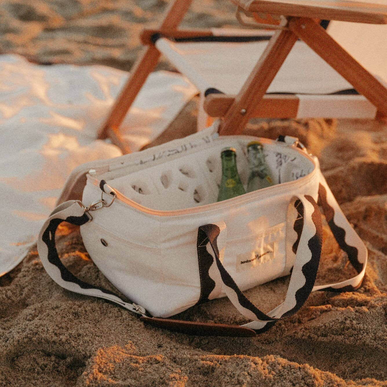 The Premium Cooler Bag - Rivie White Premium Cooler Bag Business & Pleasure Co Aus