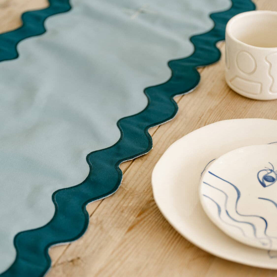 The Table Runner - Rivie Green Table Runner Business & Pleasure Co Aus