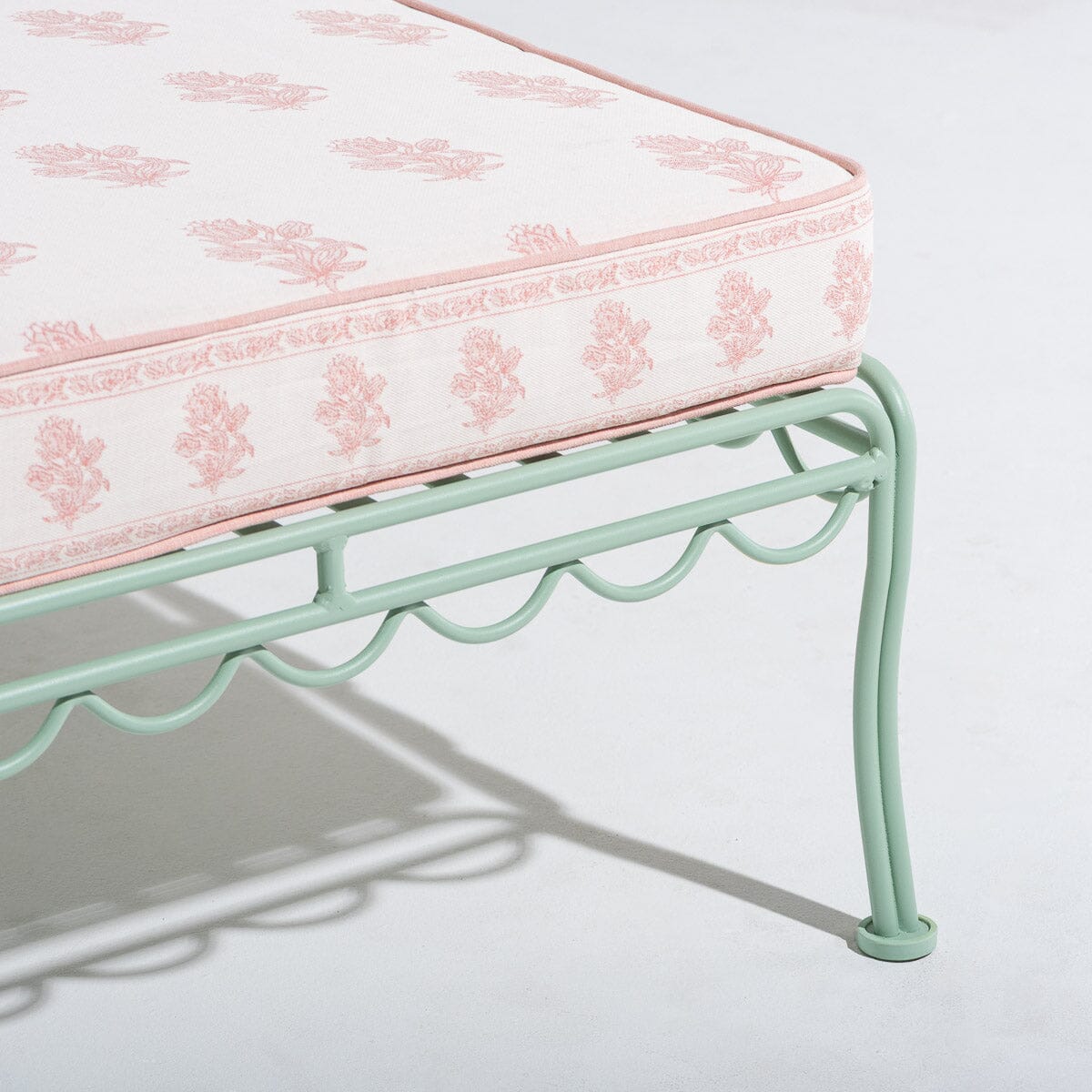 The Al Fresco Sun Lounger by Amanda Lindroth in Jaipur Pink | Sage Green Frame Al Fresco Sun Lounger Kit B&P by Amanda Lindroth 