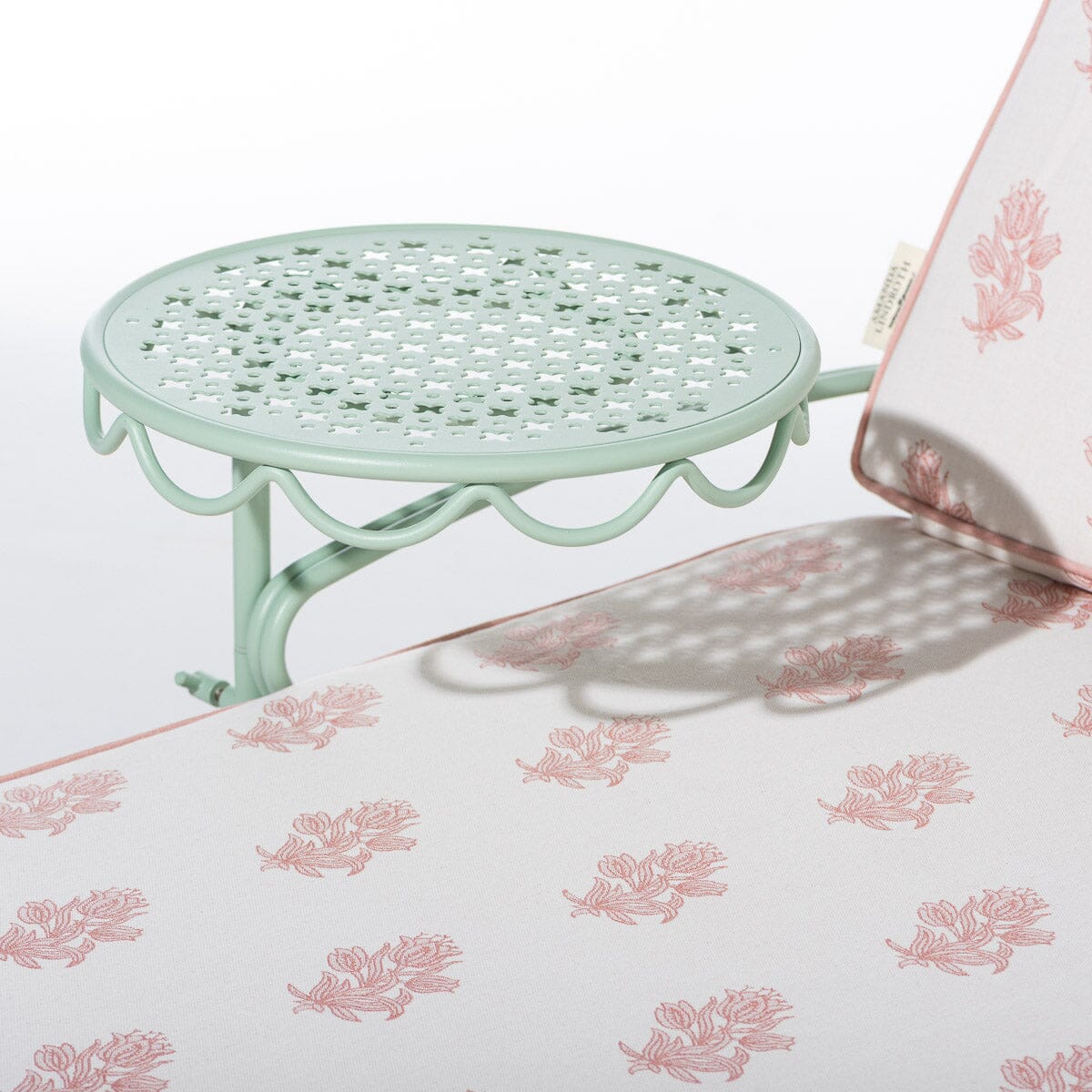 The Al Fresco Sun Lounger by Amanda Lindroth in Jaipur Pink | Sage Green Frame Al Fresco Sun Lounger Kit B&P by Amanda Lindroth 