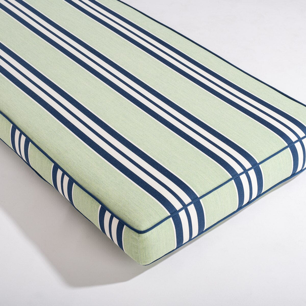 The Al Fresco Sun Lounger x Julia Berolzheimer in Green Stripes | Vintage Black Frame Al Fresco Sun Lounger Kit B&P x Julia Berolzheimer 