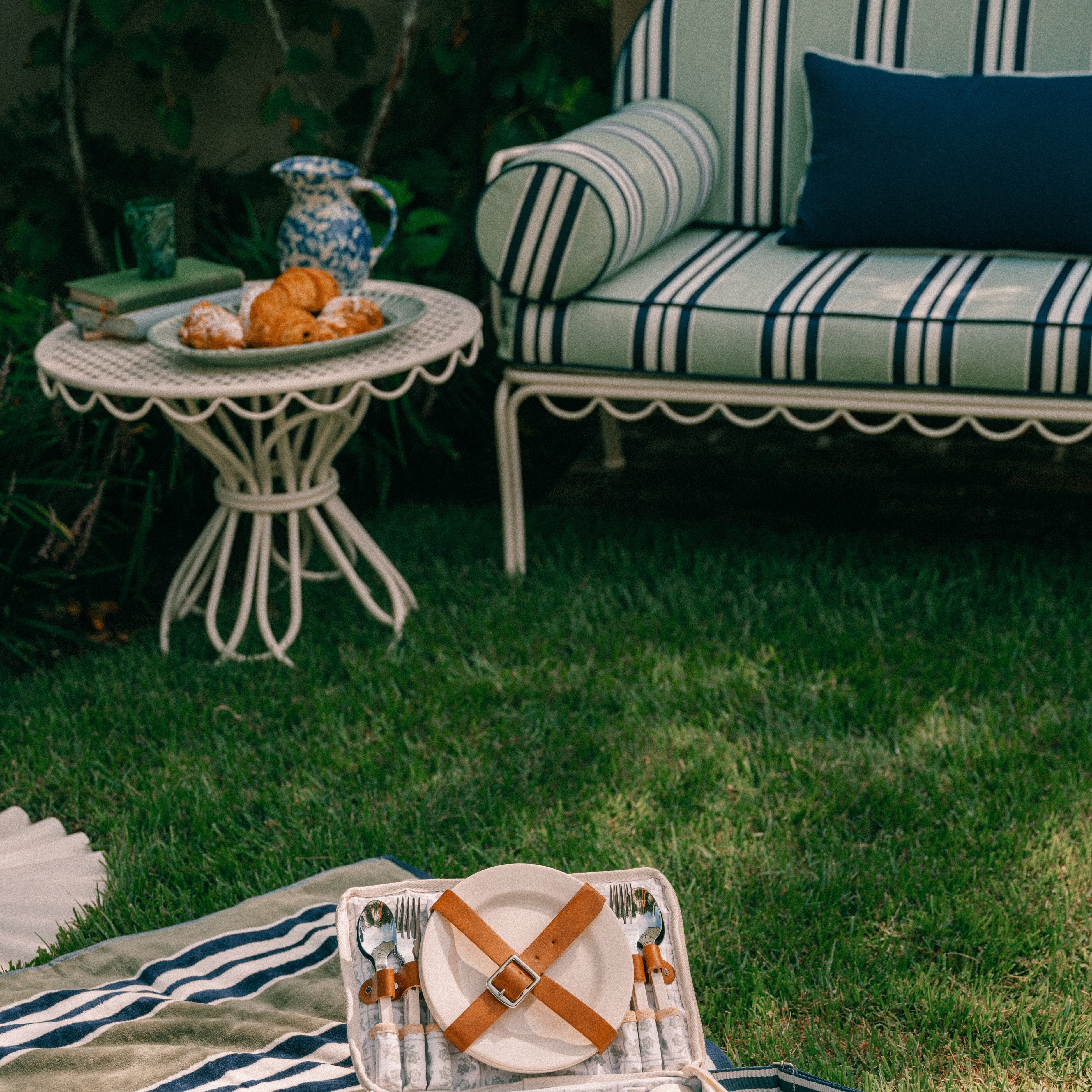 The Al Fresco Side Table - Antique White Al Fresco Side Table Business & Pleasure Co. 