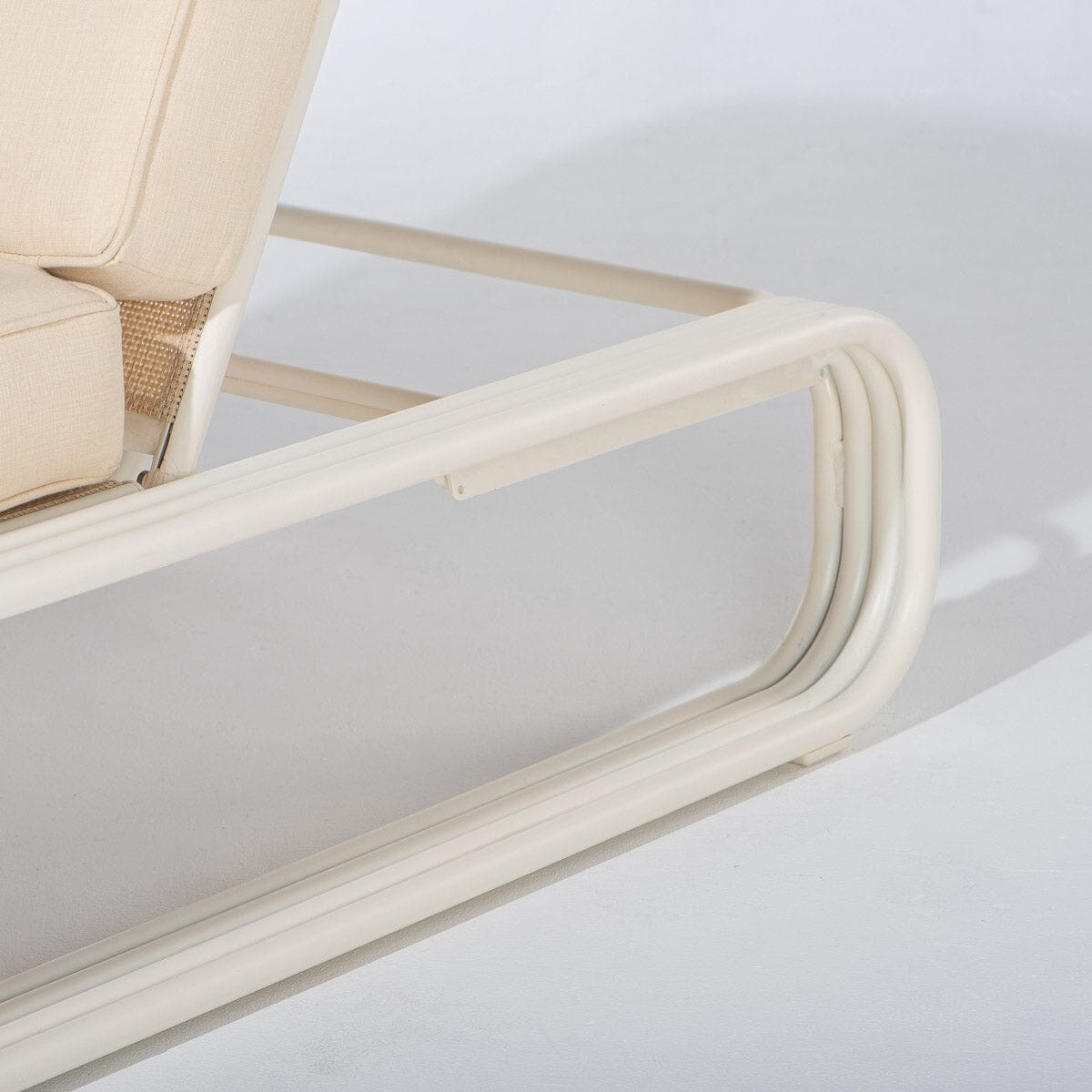 The Contini Sun Lounger in Tiki Natural | Antique White Frame Contini Sun Lounger Kit Business & Pleasure Co Aus 