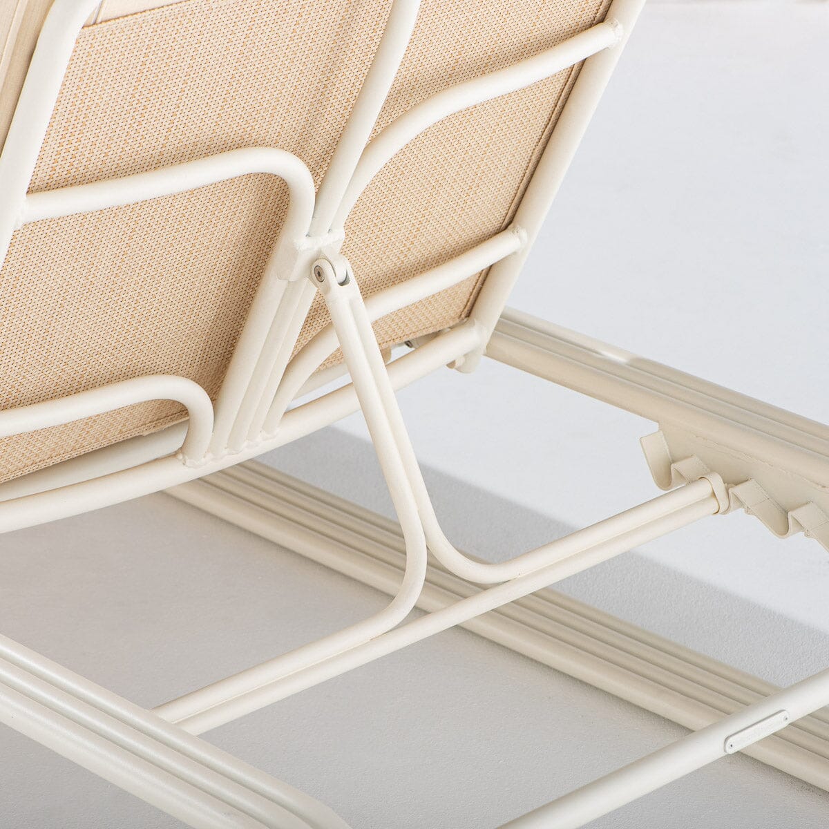 The Contini Sun Lounger in Tiki Natural | Antique White Frame Contini Sun Lounger Kit Business & Pleasure Co Aus 