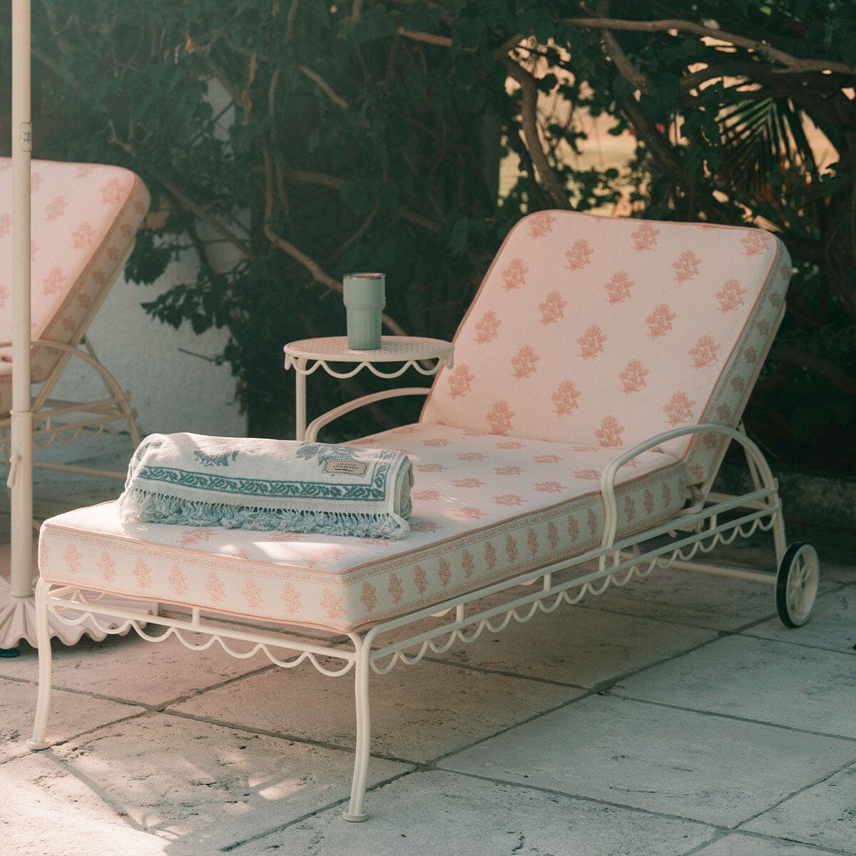 The Al Fresco Sun Lounger by Amanda Lindroth Al Fresco Sun Lounger Kit B&P by Amanda Lindroth 