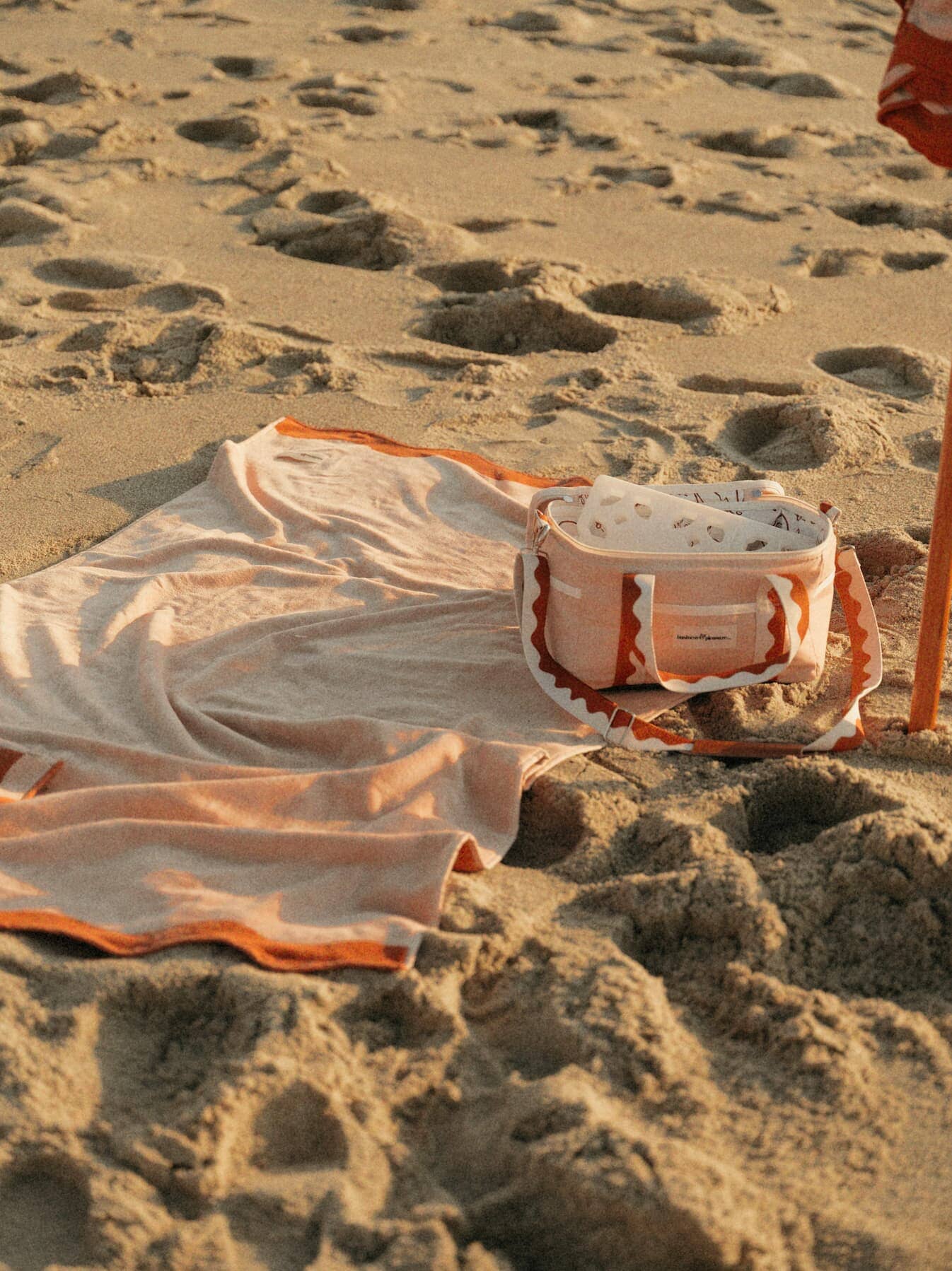 The Beach Towel - Rivie Pink Beach Towel Business & Pleasure Co Aus 