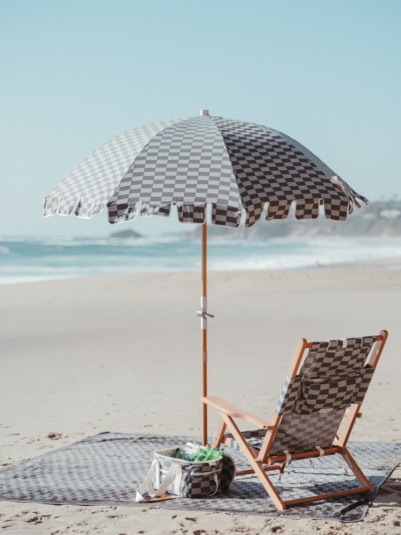 The Premium Beach Umbrella - Vintage Green Check